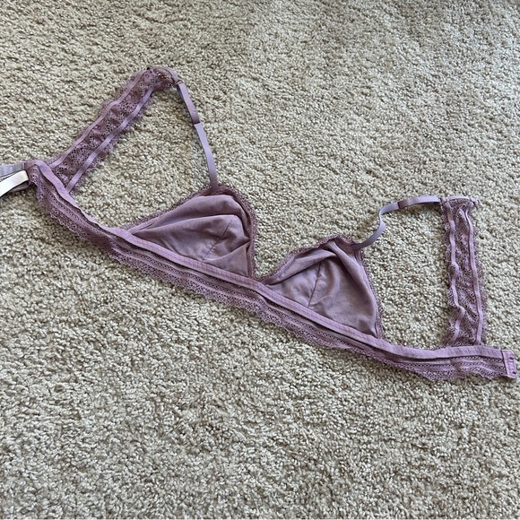Victoria's Secret Lavender Purple Floral Lace Bralette Size Large - Picture 4 of 7